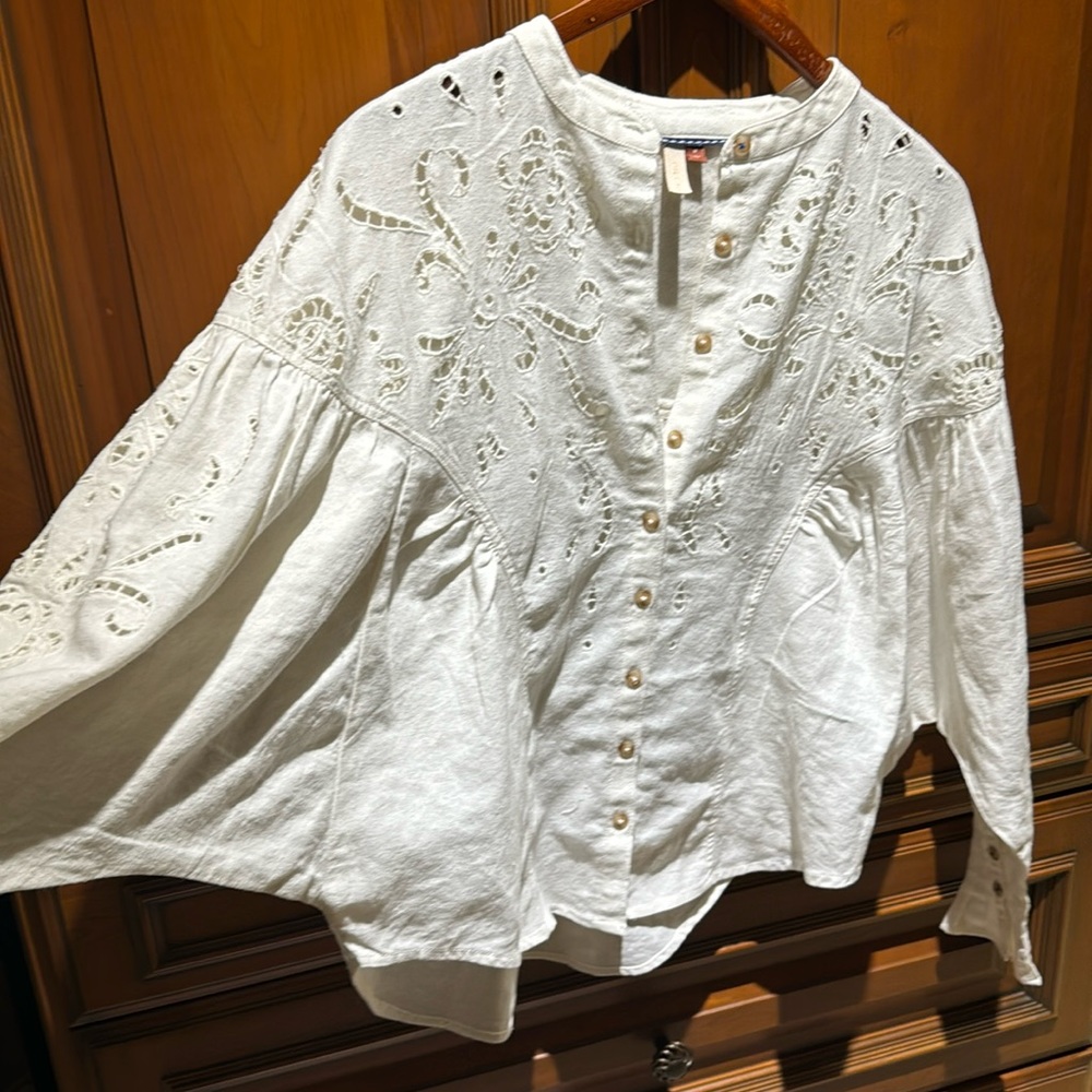 Beautiful Cream Cotton Eyelet Button Blouse